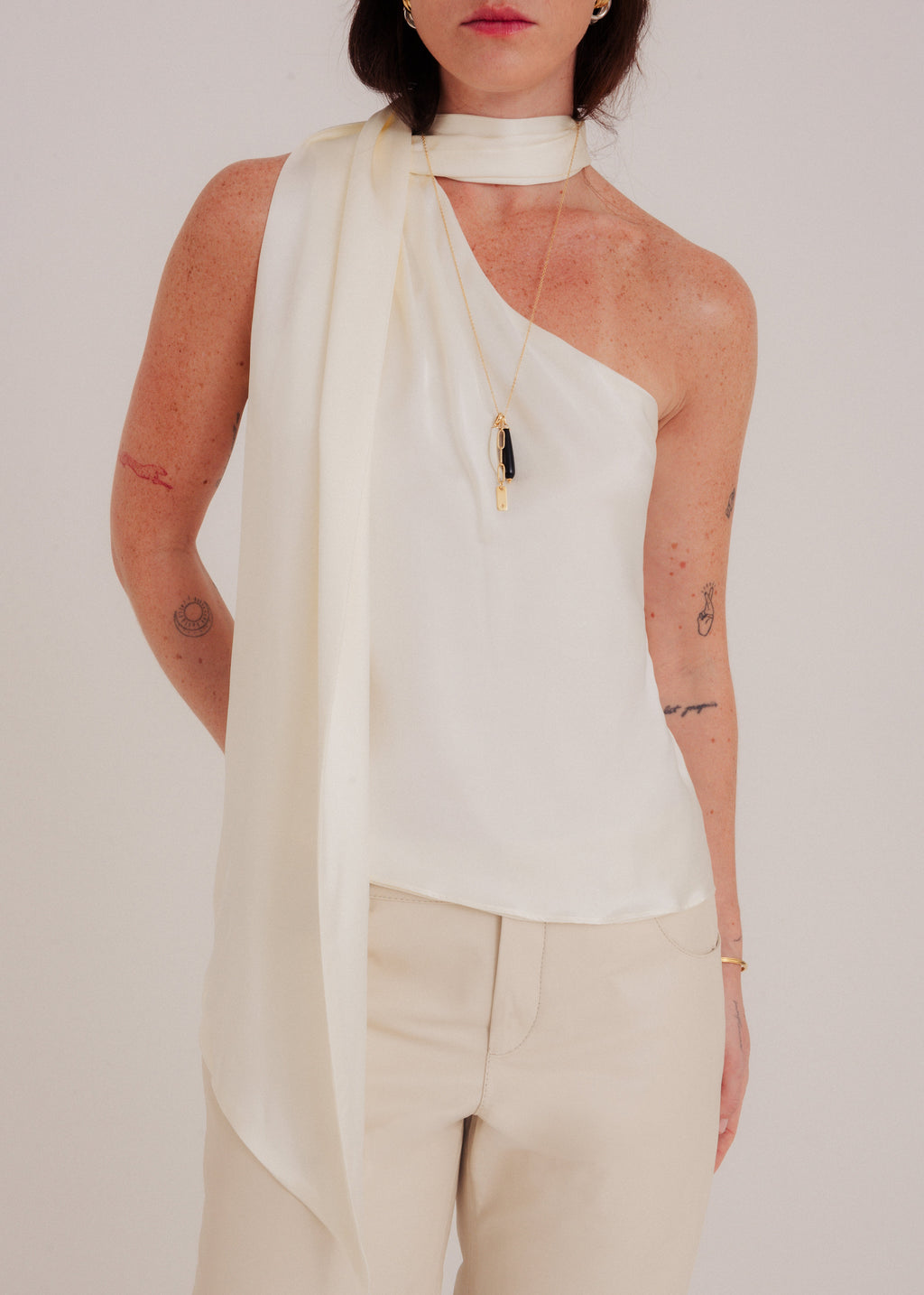 LYLA tie top