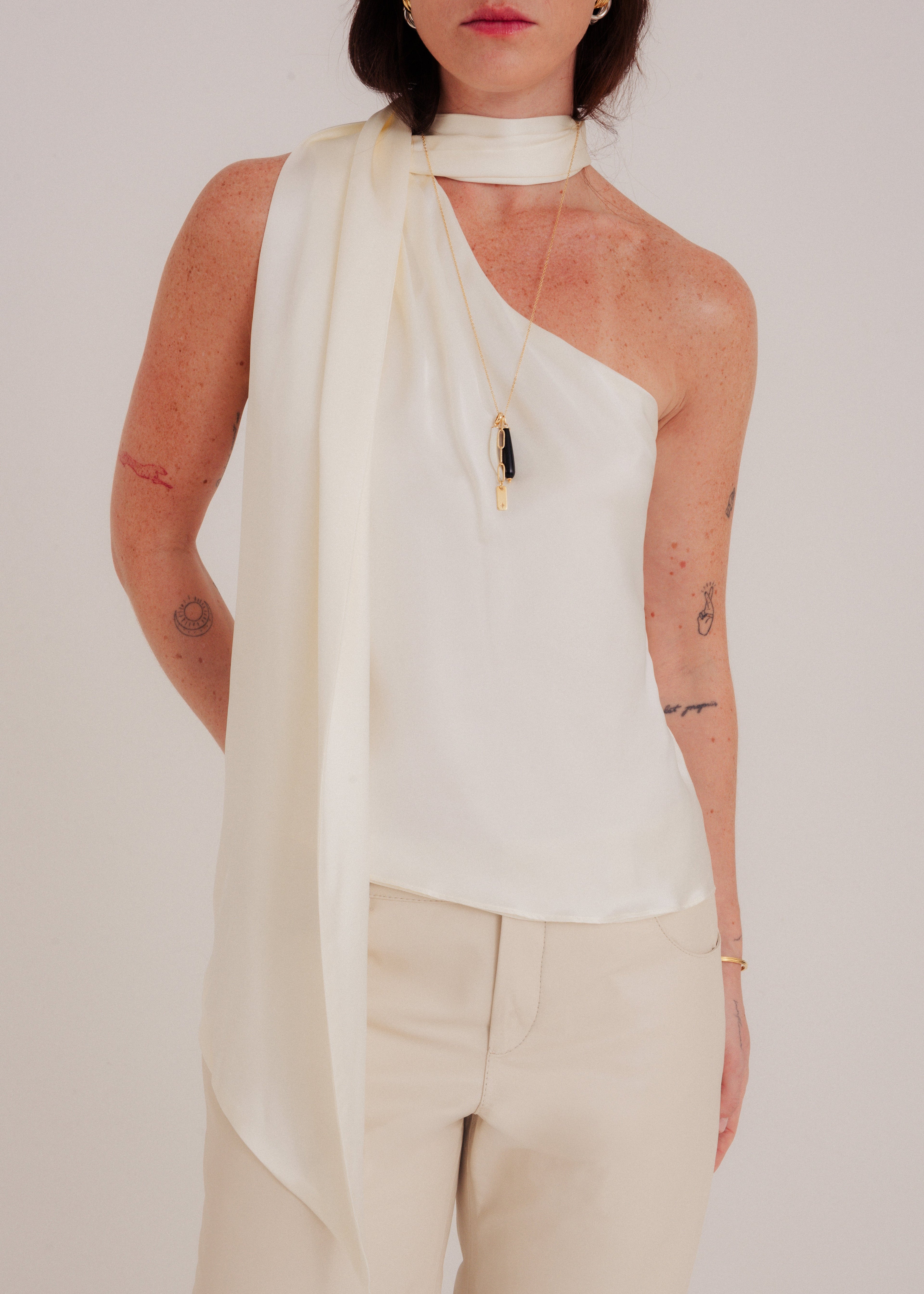 LYLA tie top