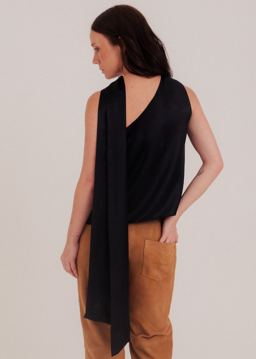 LYLA tie top