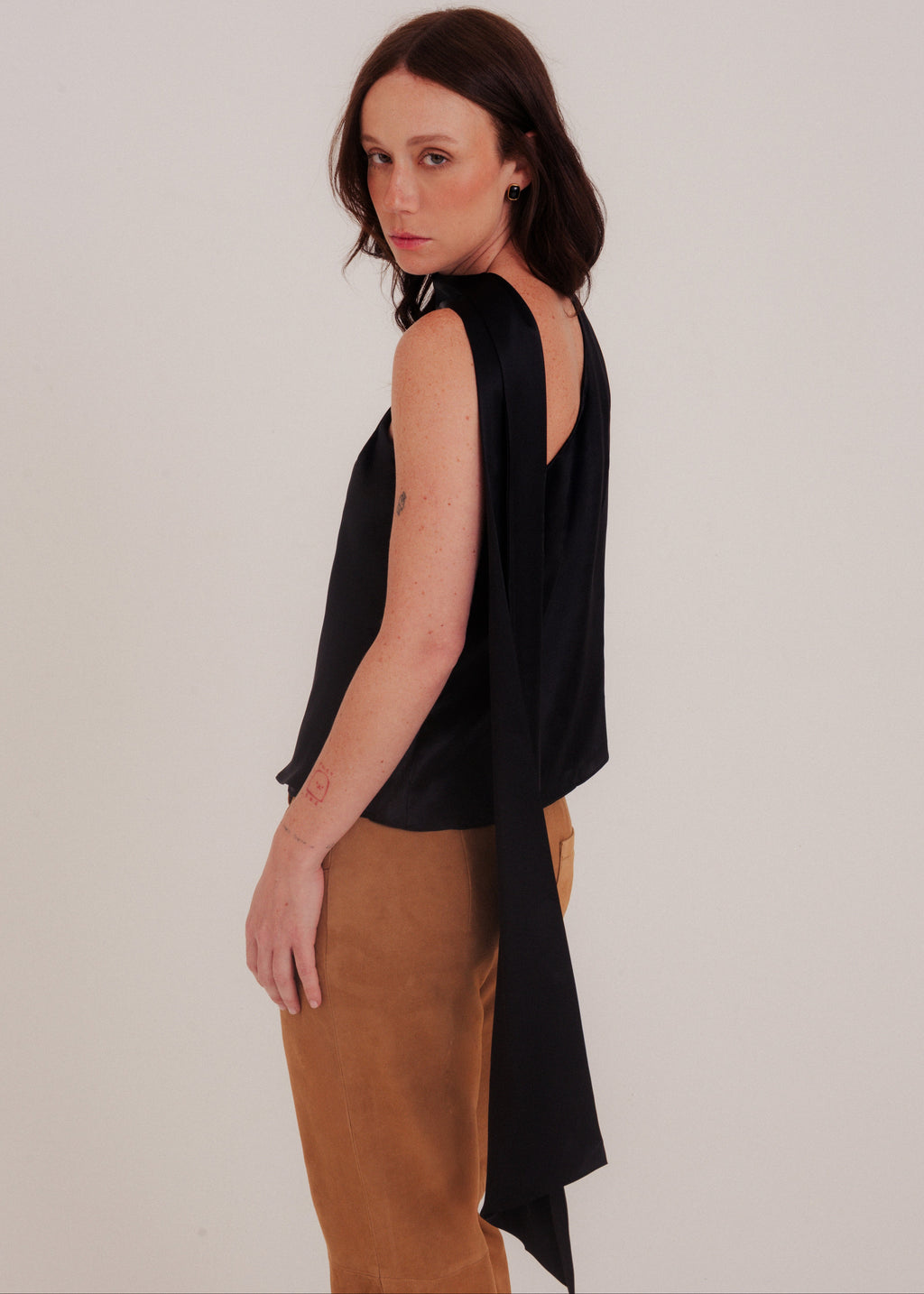 LYLA tie top